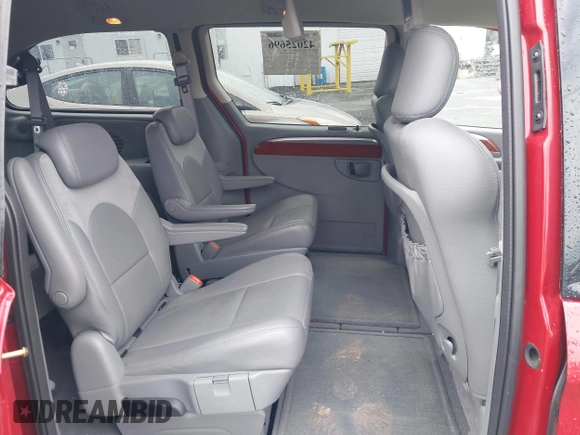 2006 Chrysler Town & Country LWB Limited with VIN 2A8GP64L36R907110, listed as a IAAI auction lot 42025696 with 69,711 mi miles. Bid and sale history available at carsss.com. Image 8.