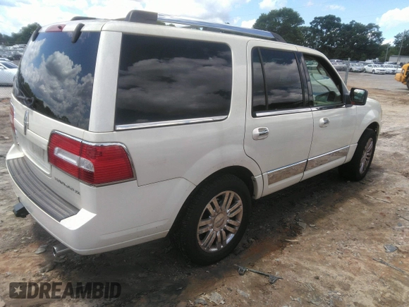 2007 Lincoln Navigator z VIN 5LMFU28557LJ15348, wystawiony jako IAAI lot #42255767 z przebiegiem 231 058 mil mil oraz . Historia ofert i sprzedaży dostępna na DreamBid. Obrazek 4.