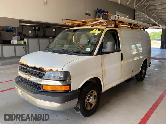 2015 Chevrolet Express Cargo z VIN 1GCWGFCF6F1181729, wystawiony jako IAAI lot #42571653 z przebiegiem 162 943 mil mil oraz . Historia ofert i sprzedaży dostępna na DreamBid. Obrazek 14.