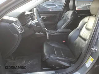 2020 Volvo V90 z VIN YV4A22NL1L1102688, wystawiony jako Copart lot #85409584 z przebiegiem 106 207 mil mil oraz Szkoda całkowita • Salvage title. Historia ofert i sprzedaży dostępna na DreamBid. Obrazek 7.