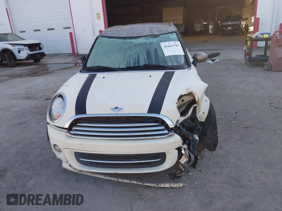 2013 MINI Clubman z VIN WMWZF3C54DT491236, wystawiony jako IAAI lot #41663705 z przebiegiem 90 046 mil mil oraz . Historia ofert i sprzedaży dostępna na DreamBid. Obrazek 12.
