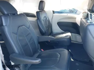 2017 Chrysler Pacifica Touring-L with VIN 2C4RC1BG7HR794768, listed as a IAAI auction lot 41827169 with 66,785 mi miles. Bid and sale history available at carsss.com. Image 8.