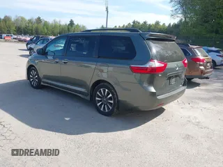 2019 Toyota Sienna XLE z VIN 5TDDZ3DC5KS218481, wystawiony jako IAAI lot #42220963 z przebiegiem 73 962 mil mil oraz . Historia ofert i sprzedaży dostępna na DreamBid. Obrazek 3.