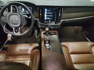 2018 Volvo V90 z VIN YV4A22NL8J1021670, wystawiony jako Copart lot #36056013 z przebiegiem 63 342 mil mil oraz . Historia ofert i sprzedaży dostępna na DreamBid. Obrazek 8.