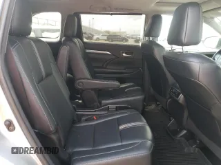 2018 Toyota Highlander SE with VIN 5TDJZRFH3JS895705, listed as a Copart auction lot 58028185 with 23,800 mi miles and Salvage title. Bid and sale history available at DreamBid. Image 11.