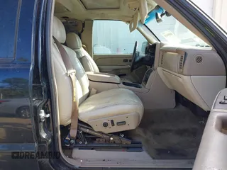 2006 Chevrolet Tahoe LT with VIN 1GNEC13Z06R167905, listed as a IAAI auction lot 40889435 with 205,472 mi miles. Bid and sale history available at carsss.com. Image 5.