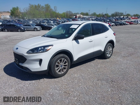 2022 Ford Escape SE with VIN 1FMCU9G68NUA67439, listed as a IAAI auction lot 42004153 with 116,581 mi miles. Bid and sale history available at carsss.com. Image 2.