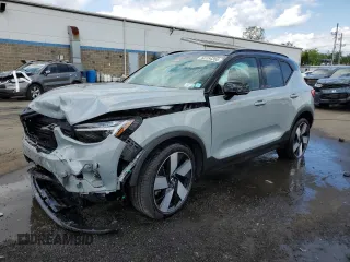 2024 Volvo XC40 Plus z VIN YV4EH3HL3R2263239, wystawiony jako Copart lot #63154355 z przebiegiem 9 801 mil mil oraz Szkoda całkowita • Salvage title. Historia ofert i sprzedaży dostępna na DreamBid. Obrazek 1.