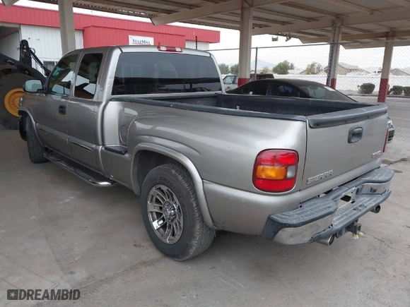 2003 GMC Sierra 1500 SLT with VIN 1GTEC19TX3Z212534, listed as a IAAI auction lot 41591390 with 158,457 mi miles. Bid and sale history available at carsss.com. Image 3.