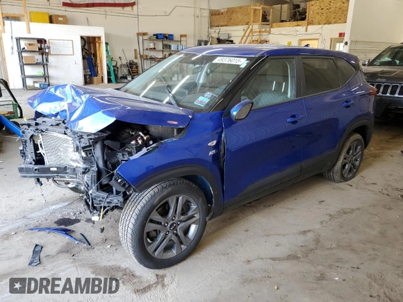 2021 Kia Seltos LX with VIN KNDEPCAA9M7130463, listed as a Copart auction lot 49376015 with 52,476 mi miles and Salvage Title. Bid and sale history available at carsss.com. Image 1.