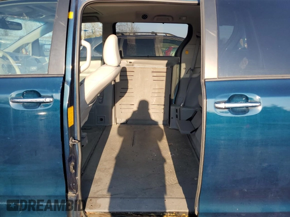 2011 Toyota Sienna XLE AAS with VIN 5TDYK3DC9BS135724, listed as a Copart auction lot 47119325 with 0 mi miles and Clean Title. Bid and sale history available at carsss.com. Image 11.