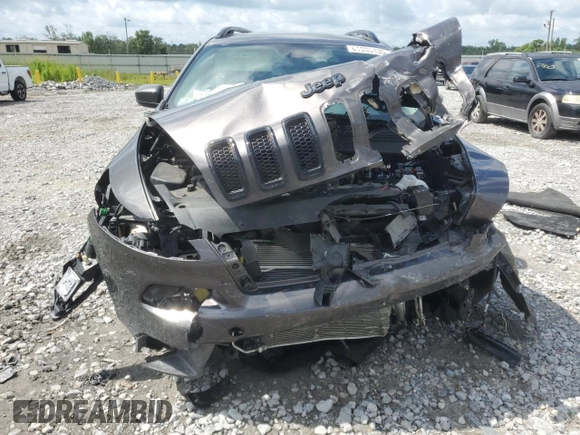 2018 Jeep Cherokee Latitude Tech Connect with VIN 1C4PJLCB1JD605455, listed as a Copart auction lot 61085135 with 117,195 mi miles and Salvage title. Bid and sale history available at DreamBid. Image 5.