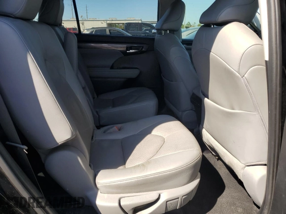 2021 Toyota Highlander Limited z VIN 5TDYZRAH8MS050939, wystawiony jako Copart lot #48616025 z przebiegiem 111 687 mil mil oraz Szkoda całkowita • Salvage title. Historia ofert i sprzedaży dostępna na DreamBid. Obrazek 12.