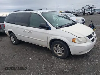 2002 Dodge Caravan EX with VIN 2B8GP74L22R521491, listed as a IAAI auction lot 41838396 with 84,855 mi miles. Bid and sale history available at carsss.com. Image 1.