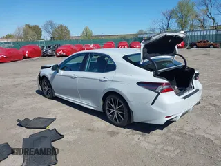 2023 Toyota Camry SE z VIN 4T1T11BK4PU102236, wystawiony jako IAAI lot #42001524 z przebiegiem 50 818 mil mil oraz . Historia ofert i sprzedaży dostępna na DreamBid. Obrazek 3.