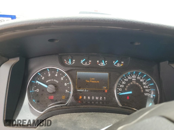 2012 Ford F-150 XL z VIN 1FTFW1CT3CKE20459, wystawiony jako Copart lot #55411515 z przebiegiem 144 041 mil mil oraz Szkody całkowita. Historia ofert i sprzedaży dostępna na DreamBid. Obrazek 9.