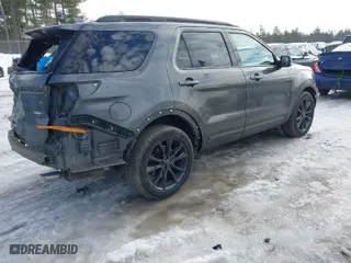 2017 Ford Explorer XLT with VIN 1FM5K8DH5HGE31723, listed as a IAAI auction lot 41661136 with 85,263 mi miles. Bid and sale history available at carsss.com. Image 4.