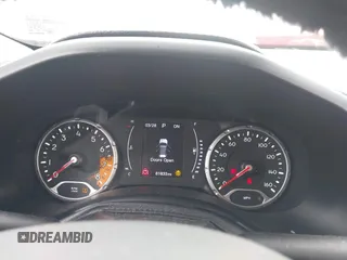 2017 Jeep Renegade Altitude z VIN ZACCJBBB9HPG33672, wystawiony jako IAAI lot #41912411 z przebiegiem 81 833 mil mil oraz . Historia ofert i sprzedaży dostępna na DreamBid. Obrazek 7.