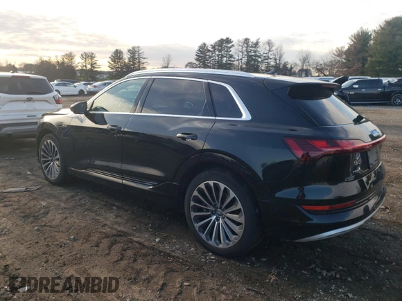 2019 Audi e-tron Prestige z VIN WA1VAAGE5KB024077, wystawiony jako Copart lot #69376182 z przebiegiem 34 077 mil mil oraz . Historia ofert i sprzedaży dostępna na DreamBid. Obrazek 2.