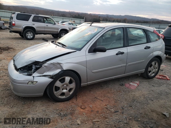 2004 Ford Focus with VIN 3FAFP37Z94R105076, listed as a Copart auction lot 82924224 with 218,253 mi miles and Clean title. Bid and sale history available at DreamBid. Image 1.