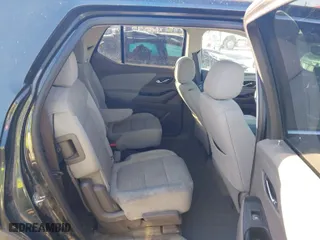 2019 Chevrolet Traverse LT Cloth with VIN 1GNERGKWXKJ264210, listed as a IAAI auction lot 41407627 with 150,393 mi miles. Bid and sale history available at carsss.com. Image 8.