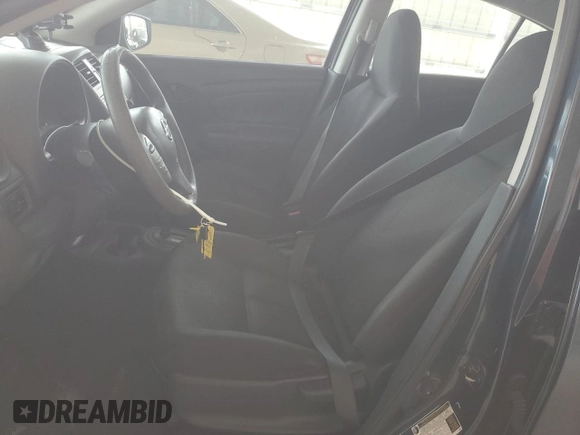 2017 Nissan Versa SV z VIN 3N1CN7APXHL896795, wystawiony jako Copart lot #59953285 z przebiegiem 110 242 mil mil oraz Szkoda całkowita • Salvage title. Historia ofert i sprzedaży dostępna na DreamBid. Obrazek 7.