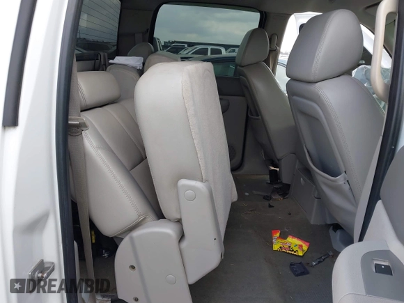 2008 GMC Sierra 1500 SLE1 with VIN 3GTEK13J58G226939, listed as a IAAI auction lot 41340422 with 203,921 mi miles. Bid and sale history available at carsss.com. Image 8.