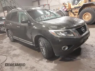 2016 Nissan Pathfinder Platinum with VIN 5N1AR2MM0GC613422, listed as a IAAI auction lot 41336677 with 124,757 mi miles. Bid and sale history available at carsss.com. Image 1.