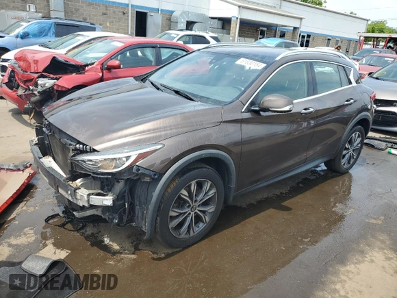 2018 Infiniti QX30 Premium with VIN SJKCH5CR3JA041812, listed as a Copart auction lot 61630184 with 97,144 mi miles and Salvage Title. Bid and sale history available at carsss.com. Image 1.