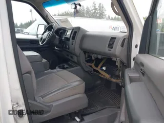 2019 Nissan NV SV z VIN 1N6AF0KY6KN807177, wystawiony jako IAAI lot #42495939 z przebiegiem 230 210 mil mil oraz . Historia ofert i sprzedaży dostępna na DreamBid. Obrazek 5.
