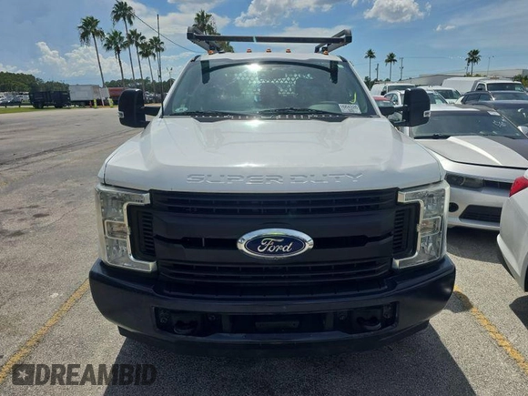 2018 Ford F-250 XL with VIN 1FT7W2A6XJEB99400, listed as a IAAI auction lot 42849106 with 86,965 mi miles and . Bid and sale history available at DreamBid. Image 21.