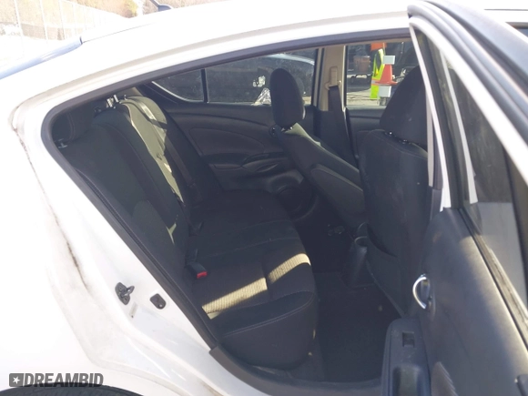 2019 Nissan Versa Sedan SV with VIN 3N1CN7AP7KL859582, listed as a IAAI auction lot 41584709 with 181,138 mi miles. Bid and sale history available at carsss.com. Image 8.