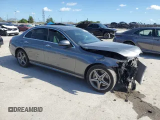 2019 Mercedes-Benz E-Class E 300 with VIN WDDZF4JB6KA516914, listed as a Copart auction lot 50779025 with 0 mi miles and Non Repairable. Bid and sale history available at carsss.com. Image 4.