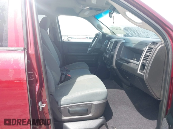 2019 Ram 1500 Express z VIN 1C6RR7FT4KS743377, wystawiony jako IAAI lot #41826173 z przebiegiem 124 972 mil mil oraz . Historia ofert i sprzedaży dostępna na DreamBid. Obrazek 5.