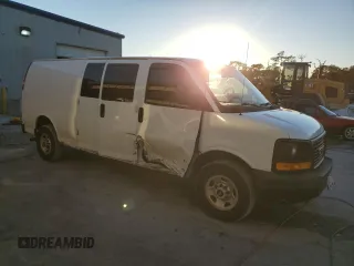 2007 GMC Savana Cargo Van Y3H Paratransit with VIN 1GTHG39U071146151, listed as a Copart auction lot 82230084 with 186,635 mi miles and Salvage Title. Bid and sale history available at carsss.com. Image 4.