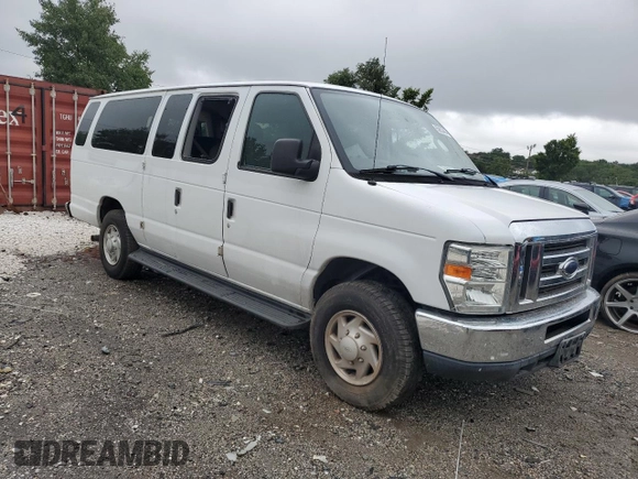 2013 Ford Econoline Passenger XL z VIN 1FBSS3BL2DDB19697, wystawiony jako Copart lot #65953484 z przebiegiem 111 055 mil mil oraz Szkoda całkowita • Salvage title. Historia ofert i sprzedaży dostępna na DreamBid. Obrazek 4.