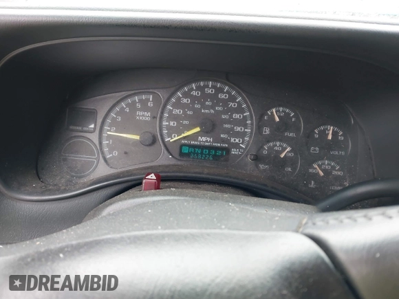 2000 Chevrolet Suburban LT with VIN 3GNFK16T8YG220495, listed as a IAAI auction lot 41758910 with 258,226 mi miles. Bid and sale history available at carsss.com. Image 7.
