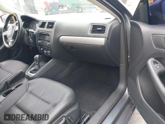 2013 Volkswagen Jetta SE with VIN 3VWDP7AJ7DM366924, listed as a IAAI auction lot 42436154 with 160,518 mi miles and . Bid and sale history available at DreamBid. Image 5.