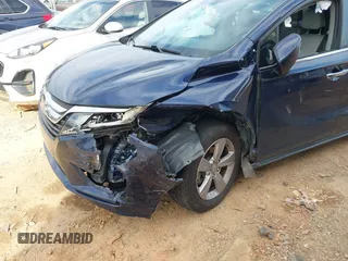 2019 Honda Odyssey EX-L with VIN 5FNRL6H72KB090503, listed as a IAAI auction lot 40958508 with 101,597 mi miles. Bid and sale history available at carsss.com. Image 6.