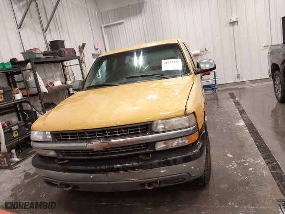 2002 Chevrolet Silverado 1500 LS with VIN 1GCEK19T62Z132438, listed as a IAAI auction lot 41777375 with 150,154 mi miles. Bid and sale history available at carsss.com. Image 12.