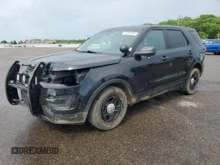2017 Ford Police Interceptor Utility z VIN 1FM5K8AR1HGC86984, wystawiony jako Copart lot #54294055 z przebiegiem 152 577 mil mil oraz Szkody całkowita. Historia ofert i sprzedaży dostępna na DreamBid. Obrazek 1.