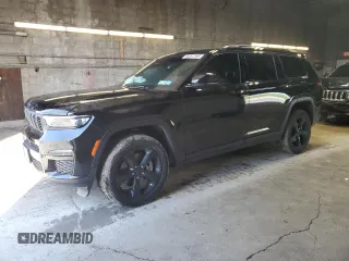 2025 Jeep Grand Cherokee Altitude X z VIN 1C4RJKAG8S8636777, wystawiony jako Copart lot #56097395 z przebiegiem 13 973 mil mil oraz Szkody całkowita. Historia ofert i sprzedaży dostępna na DreamBid. Obrazek 1.