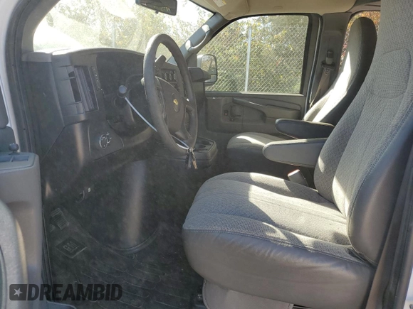 2013 Chevrolet Express Passenger 1LT z VIN 1GAZGYFG5D1190358, wystawiony jako Copart lot #75496574 z przebiegiem 114 340 mil mil oraz Szkoda całkowita • Salvage title. Historia ofert i sprzedaży dostępna na DreamBid. Obrazek 7.
