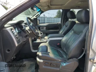 2010 Ford F-150 XL z VIN 1FTFW1EV2AFC00699, wystawiony jako Copart lot #60511295 z przebiegiem 220 667 mil mil oraz Czysty tytuł • Clean title. Historia ofert i sprzedaży dostępna na DreamBid. Obrazek 7.