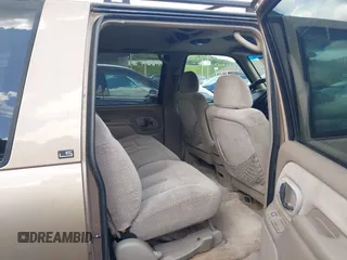 1996 Chevrolet Suburban z VIN 1GNFK16R9TJ326563, wystawiony jako IAAI lot #42300678 z przebiegiem 211 224 mil mil oraz . Historia ofert i sprzedaży dostępna na DreamBid. Obrazek 8.