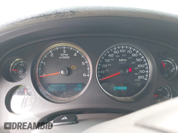 2014 Chevrolet Suburban LT with VIN 1GNSCJE07ER120130, listed as a IAAI auction lot 41792310 with 238,313 mi miles. Bid and sale history available at carsss.com. Image 7.