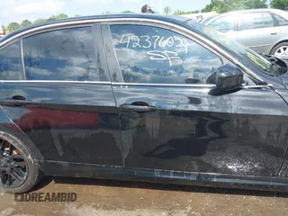 2011 BMW 3 Series 328i with VIN WBAPH5G55BNM81646, listed as a IAAI auction lot 42376059 with 116,318 mi miles and . Bid and sale history available at DreamBid. Image 14.