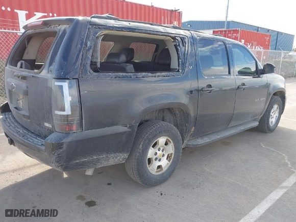 2011 Chevrolet Suburban LT with VIN 1GNSKJE37BR138846, listed as a IAAI auction lot 41885436 with 211,249 mi miles. Bid and sale history available at carsss.com. Image 4.
