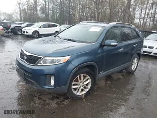 2015 Kia Sorento LX with VIN 5XYKTCA66FG568857, listed as a IAAI auction lot 41980944 with 206,011 mi miles. Bid and sale history available at carsss.com. Image 17.