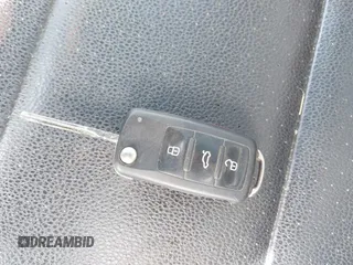 2013 Volkswagen Jetta TDI w/Sunroof & Nav с VIN 3VWPL7AJ9DM637099, выставлен на аукционе IAAI как лот 42286184 с пробегом 237 947 миль миль и . История ставок и продаж доступна на DreamBid. Изображение 11.